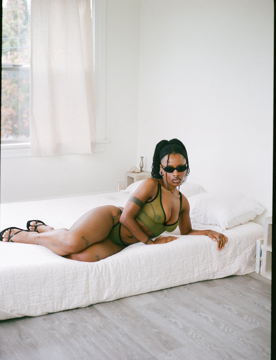 PLUNGE BRA - OLIVE GREEN